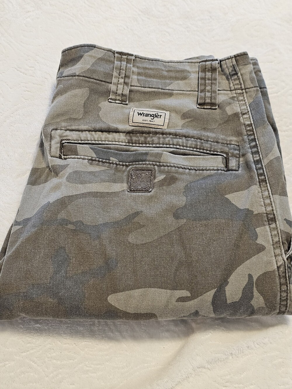 Wrangler Regular Taper Camo Cargo Pants Men's Size 34x32 Measures 34x30 Stretch